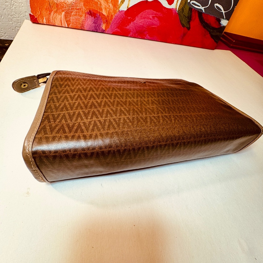 Valentino Gravani Not Rudolf Damt Gravani this is Gravani Tan Leather Clutch - Picture 12 of 16